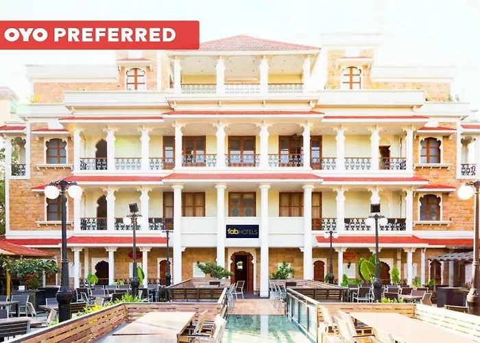 Collection O Hotel Rajwada Near The Pavillion