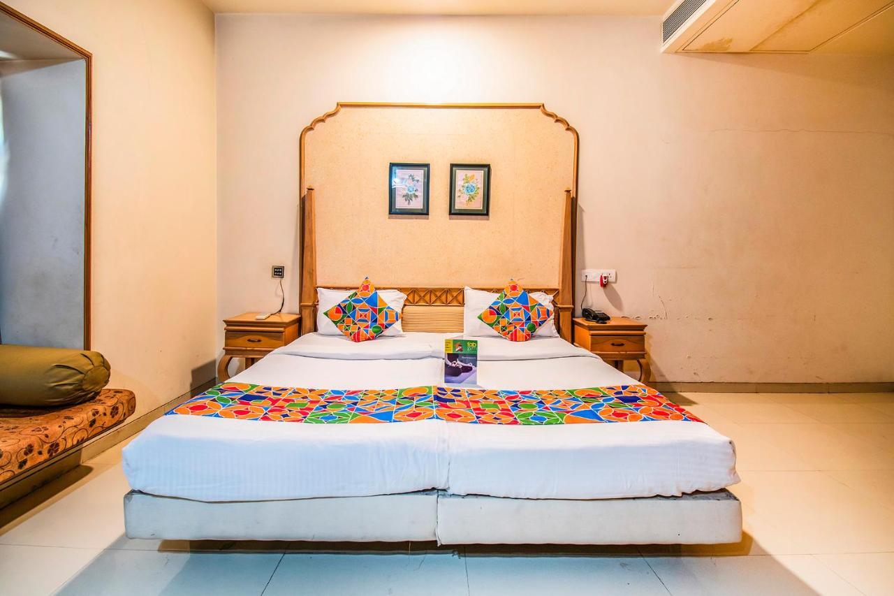 Hotel Collection O Rajwada Near The Pavillion 3*