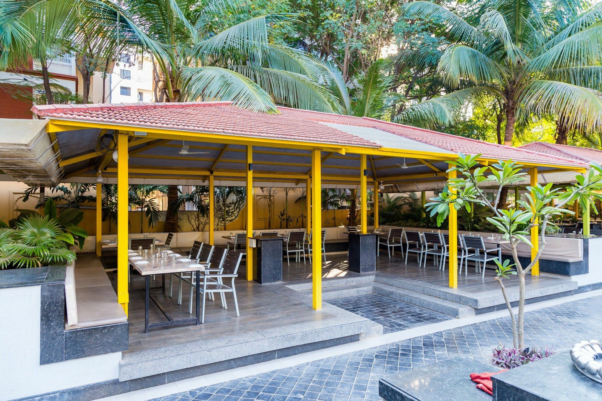 Collection O Rajwada Near The Pavillion Hotel 3*